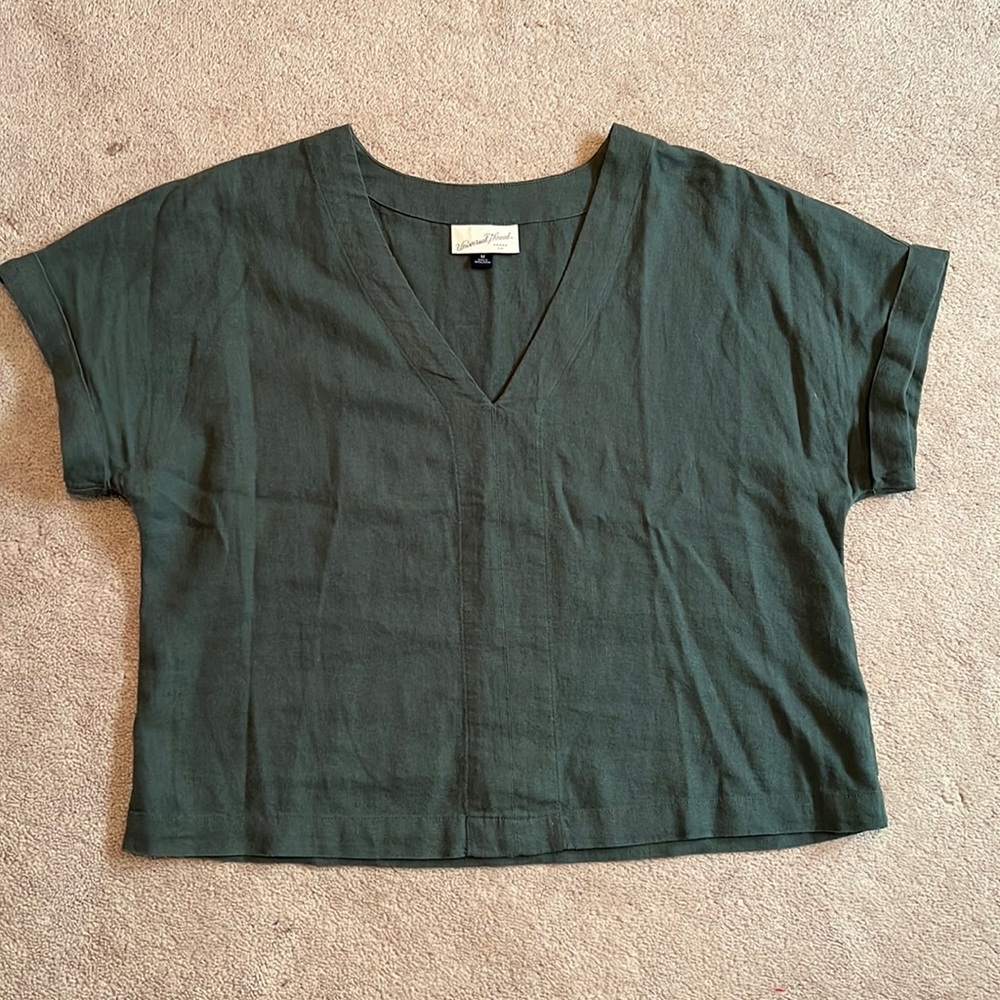 Universal Threads top